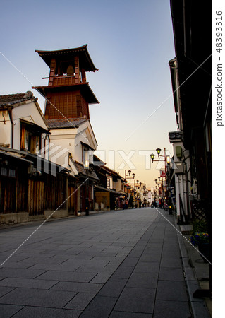 時鐘在日落時分 時鐘在日落時分 48393316