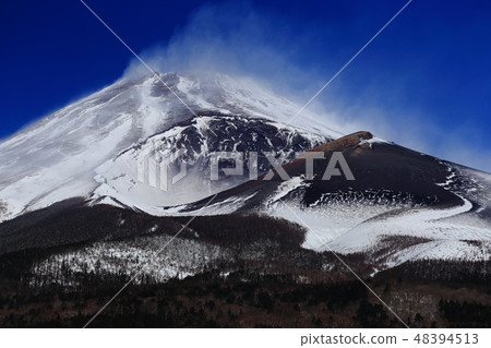 World Heritage Mount Fuji Water Mizuka Park Snowscape World Heritage Mount Fuji Water Mizuka Park Snowscape 48394513