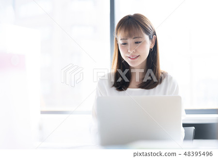 Business woman 48395496