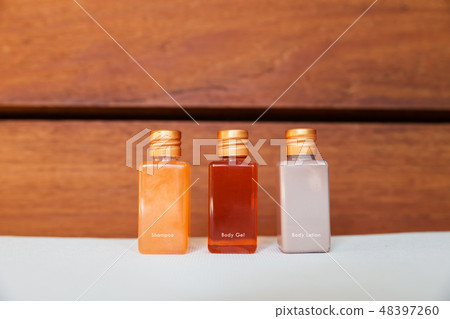 bathroom amenity set 48397260