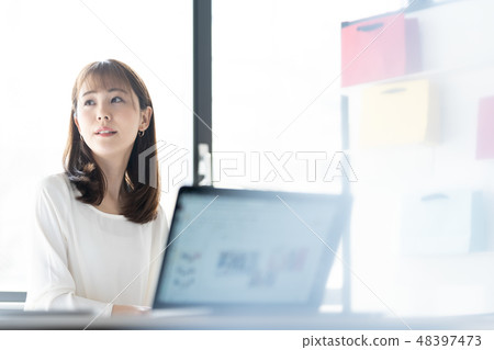 女商人 女商人 48397473