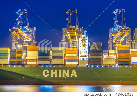 Container ship from China unloaded 48401835