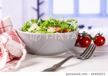 Recipe step by step arugula salad with blue window Recipe step by step arugula salad with blue window 48404955
