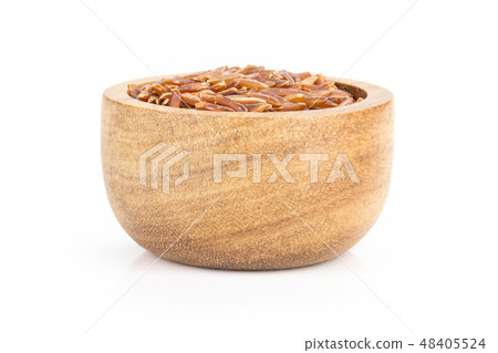 Raw red rice isolated on white 48405524