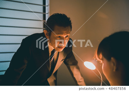 警官 偵探 偵訊 48407856