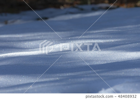 Gentle snow surface 48408932