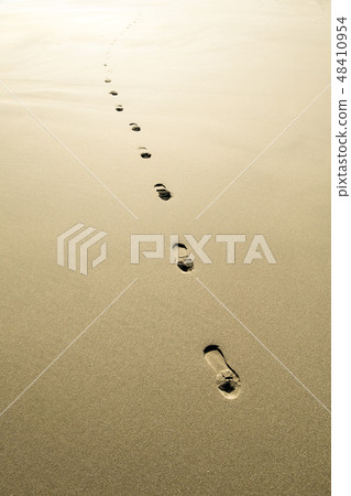 Footsteps 48410954