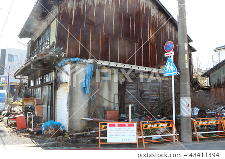 垃圾住所和非法傾倒 48411394