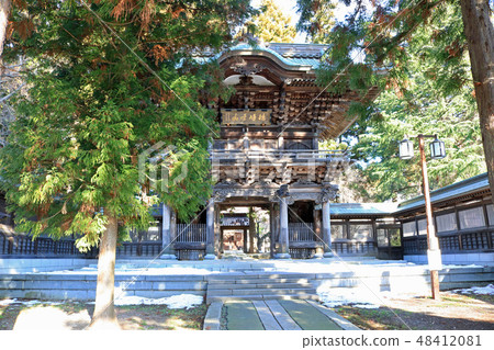 The mountain gate of Rueda mountain scenography temple The mountain gate of Rueda mountain scenography temple 48412081