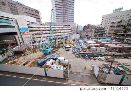 日本千葉站前面的千葉市風景“千葉站改進,車站建築改造工程等” 日本千葉站前面的千葉市風景“千葉站改進,車站建築改造工程等” 48414360