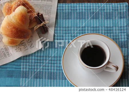 咖啡和羊角麵包 48416124