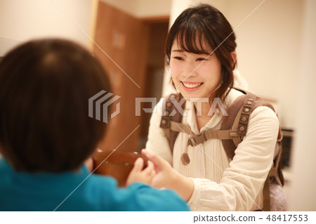 Parents prepare meals Parents prepare meals 48417553