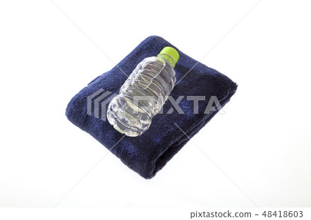 Water and towel 48418603