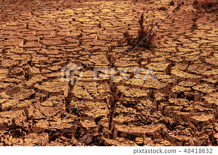 Heat shattered earth in the desert 48418632