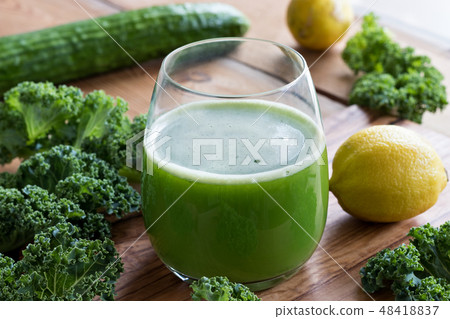 Green juice with kale, cucumber, and lemon 48418837