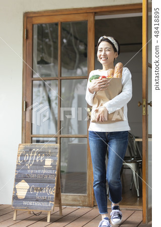 Female lifestyle shopping ingredients 48418895