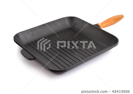 Square frying pan isolated Square frying pan isolated 48419806