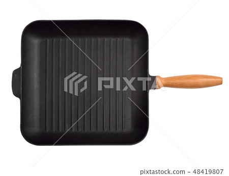 Square frying pan isolated Square frying pan isolated 48419807