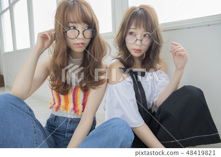 女性肖像2髮型眼鏡 女性肖像2髮型眼鏡 48419821