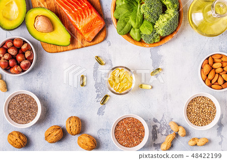 Animal and vegetable sources of omega-3 acids. 48422199