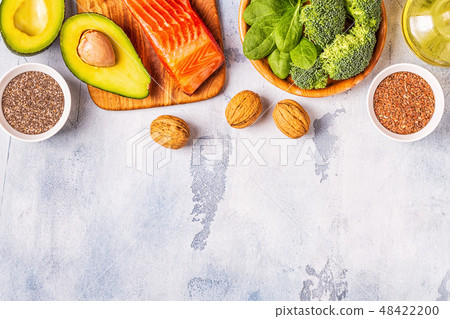Animal and vegetable sources of omega-3 acids. 48422200