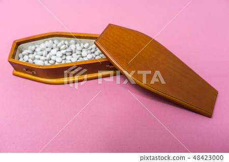 A coffin full of pills A coffin full of pills 48423000