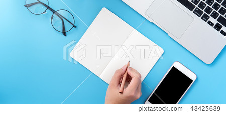 Female hand notebook note drawing drawing writing Female hand notebook note drawing drawing writing 48425689