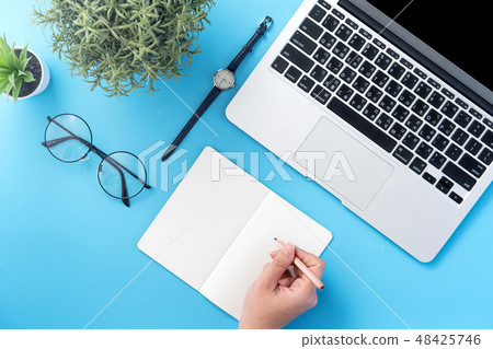 Female hand notebook note drawing drawing writing 48425746