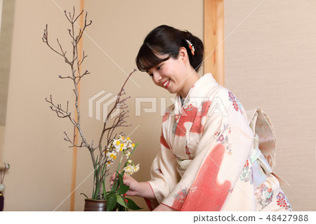 種花的女人 種花的女人 48427988