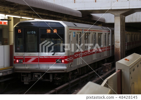 Marunouchi Subway Line 02 Subway (B Construction Construction Car) 48428145