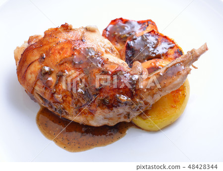 Sous Vide rabbit leg with sous and grilled apple Sous Vide rabbit leg with sous and grilled apple 48428344