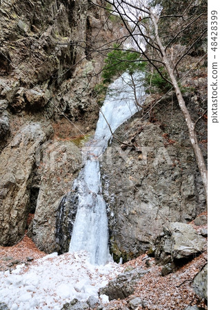 Kozen waterfall Kozen waterfall 48428399