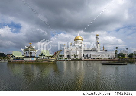 Sultan Omar Ali Saifuddien Mosque in Brunei  48429152