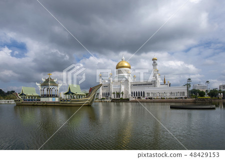 Sultan Omar Ali Saifuddien Mosque in Brunei  48429153