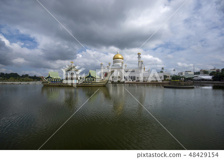 Sultan Omar Ali Saifuddien Mosque in Brunei  Sultan Omar Ali Saifuddien Mosque in Brunei  48429154