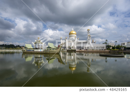 Sultan Omar Ali Saifuddien Mosque in Brunei  Sultan Omar Ali Saifuddien Mosque in Brunei  48429165