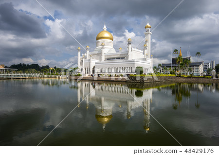 Sultan Omar Ali Saifuddien Mosque in Brunei Sultan Omar Ali Saifuddien Mosque in Brunei 48429176