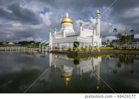 Sultan Omar Ali Saifuddien Mosque in Brunei  48429177