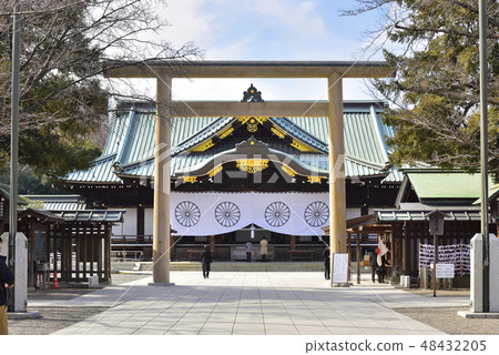 靖國神社中門Torii（東京千代田區） 48432205