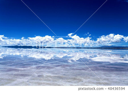 Reflected Uyuni salt lake 48436594