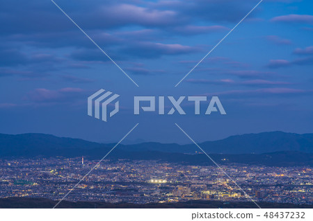 京都京都市遙遠的夜視圖 48437232
