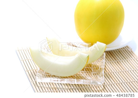 Elizabeth melon yellow cut white background 48438785