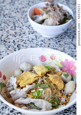 Wide rice noodles with vegetables pork Wide rice noodles with vegetables pork 48439251
