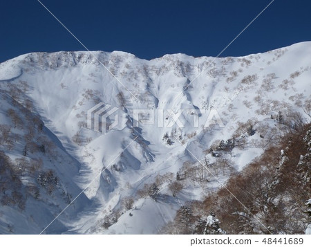 冬天的山高山 冬天的山高山 48441689