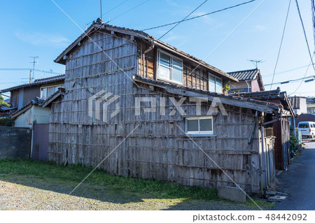 Abandoned house Abandoned house 48442092