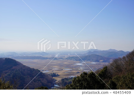 Blue sky and country scenery Blue sky and country scenery 48455409