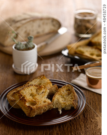 Country bread 48458719