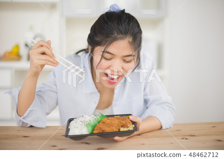 Pork cutlet lunch / woman Pork cutlet lunch / woman 48462712