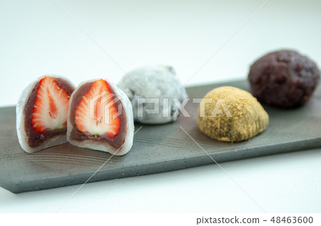 Assorted Japanese sweets (Strawberry Daifuku, Bean Daifuku, Ohgi, Kinako Daifuku) Assorted Japanese sweets (Strawberry Daifuku, Bean Daifuku, Ohgi, Kinako Daifuku) 48463600