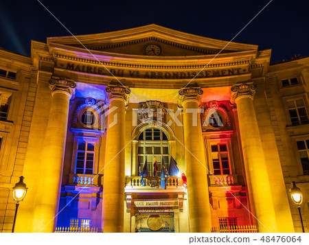 View to a illuminated building in Paris, France 48476064